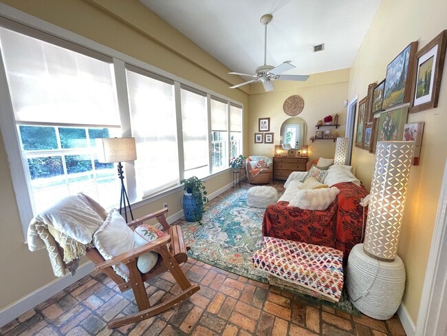 Building Photo - 31072 Oakleigh Dr