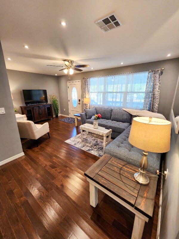 Foto del edificio - 1331 11th St NE