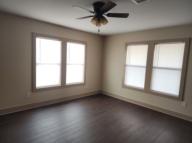 Foto del edificio - 1128 Farm to Market Rd 532