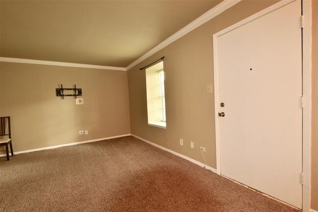 Building Photo - 8941 Gaylord Dr