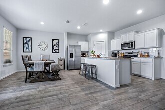 Building Photo - 5208 Petal Mdws Dr
