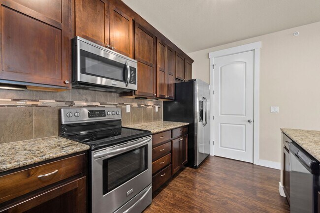 Foto del edificio - 5851 Dripping Rock Ln