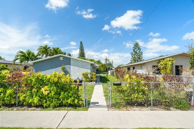 Photo - 2235 Coolidge St Apartment