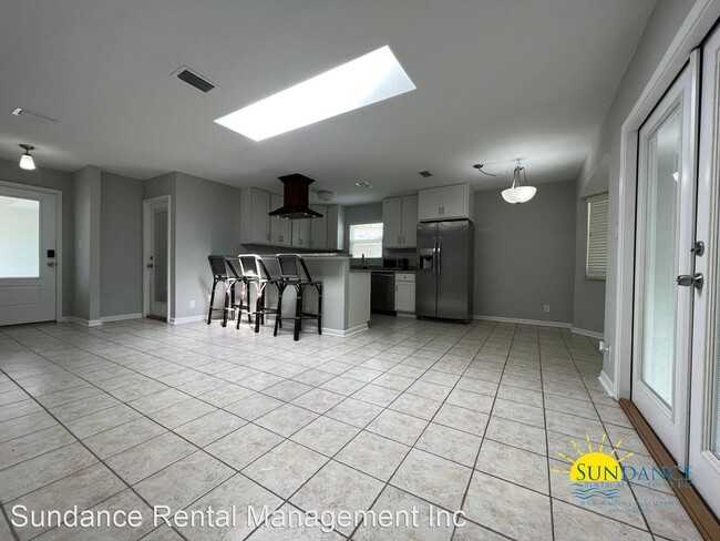 Foto del edificio - 3 br, 2 bath House - 317 Woodland Avenue