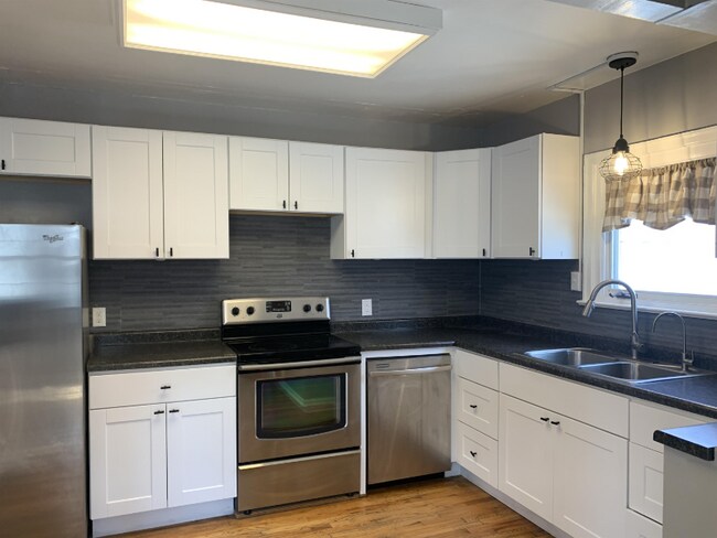 Foto del edificio - 3519 Reed Ave