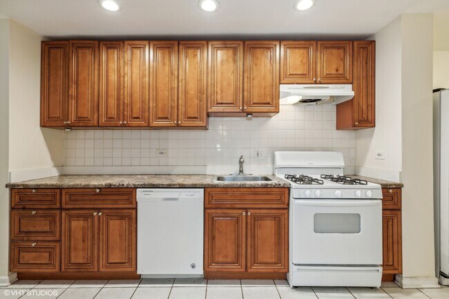 Foto del edificio - 3336 W Potomac Ave