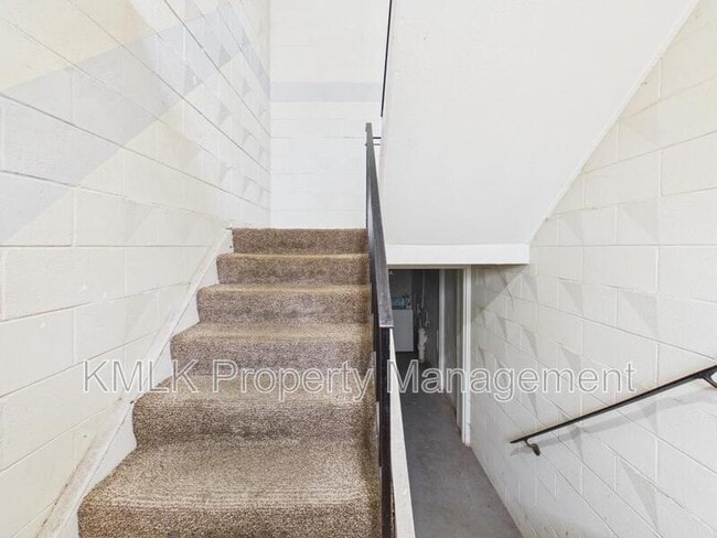 Building Photo - 22 W York St