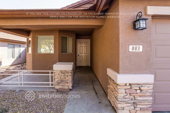 Building Photo - 883 E Lovegrass Dr