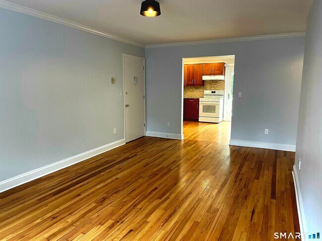 Building Photo - 9 Windell Pl