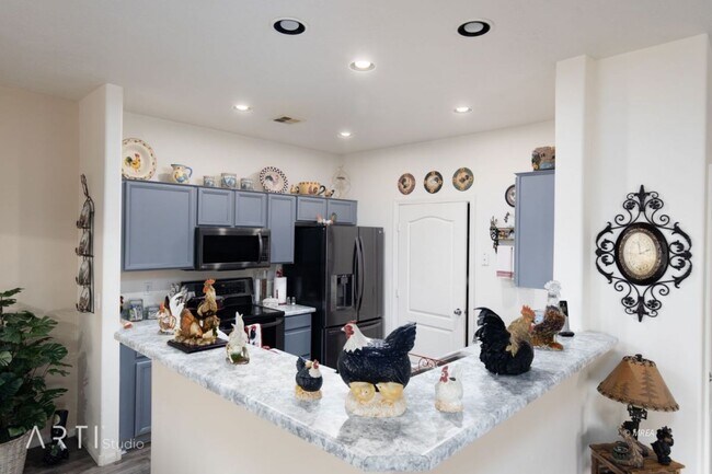 Kitchen cabinet - 449 Turtle Back Rd