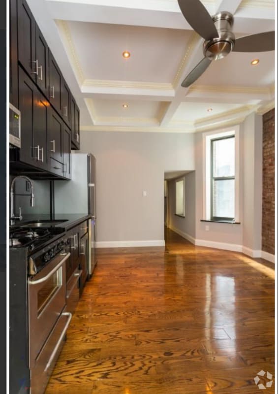 Building Photo - W. 103rd St