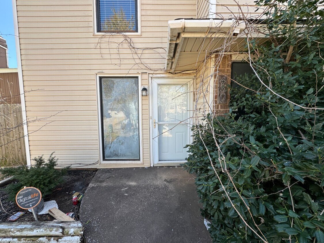 Primary Photo - 3 bedroom 2 bath townhome for rent in NE OK