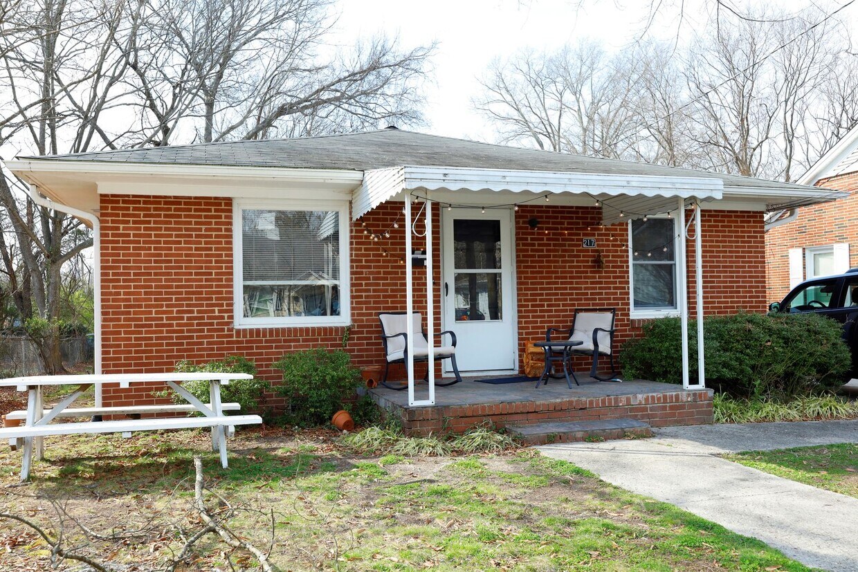 Foto principal - Great home in Chapel Hill!
