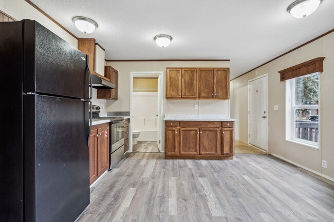 Building Photo - 111 S Cedar Dr