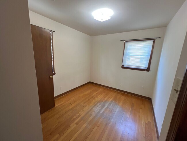 Foto del edificio - 7403 Shady Grove Rd
