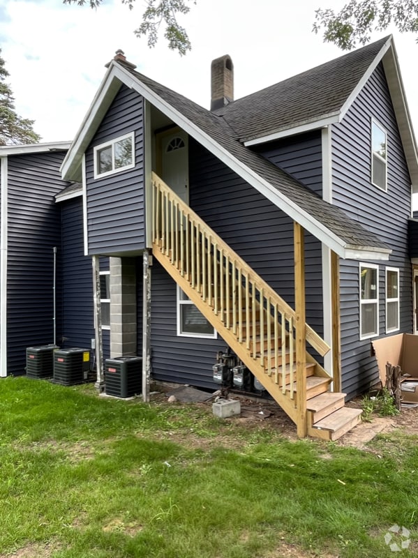 Building Photo - 806 S Clay St