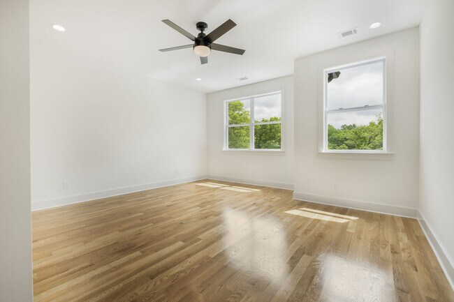 Building Photo - 111 Sadler Ct
