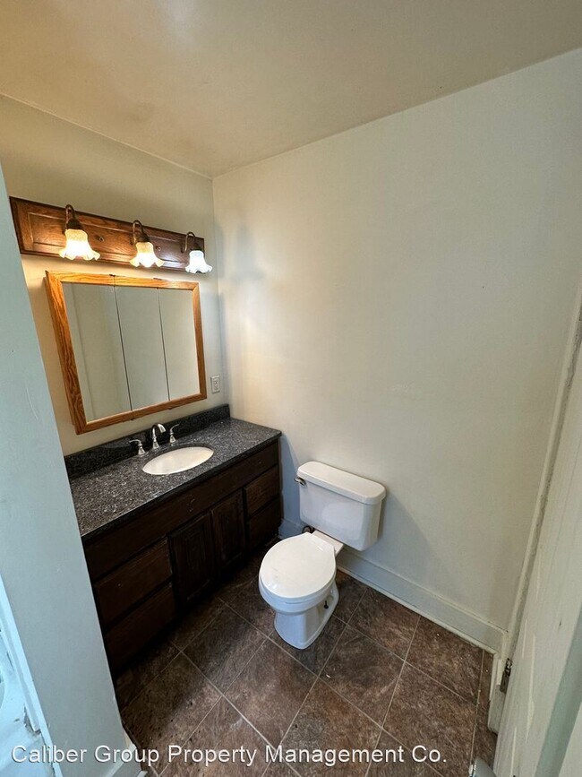 Foto del edificio - 3 br, 1 bath House - 1303 W 2nd St