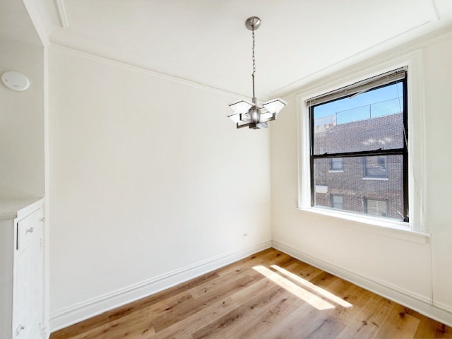 Building Photo - 1205 W Sherwin Ave