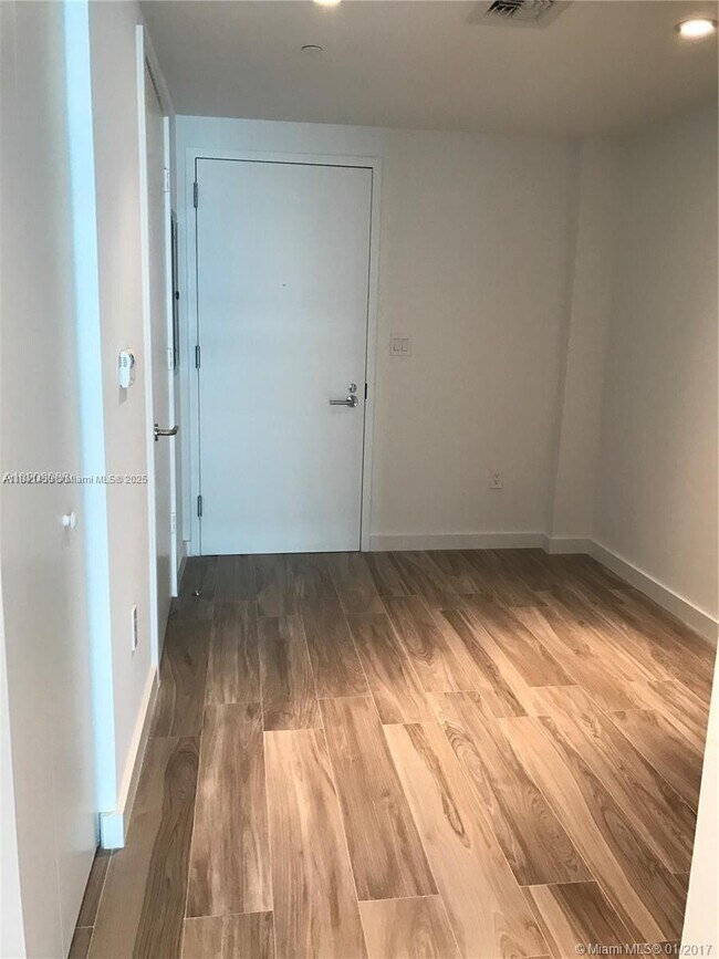 Foto del edificio - 1300 S Miami Ave