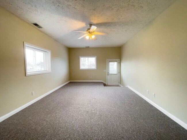 Foto del edificio - **HOLIDAY SPECIAL!!** - Yorktown School Di...