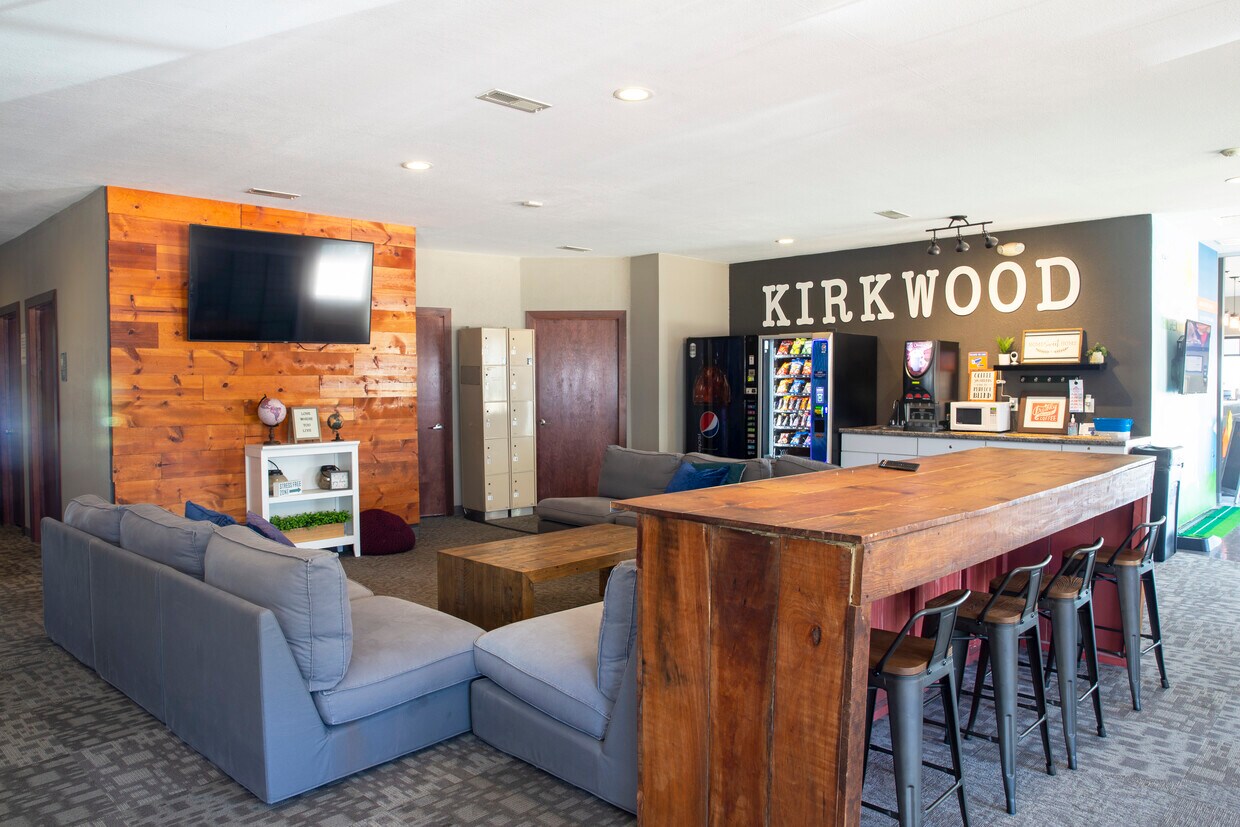 Kirkwood Courts & Campus View Apartments Rentals in Cedar Rapids at 205  Kirkwood Ct SW Cedar Rapids, IA | Apartments.com