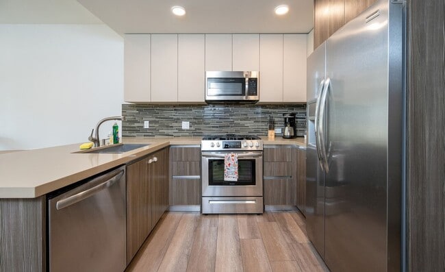 Building Photo - 1070 S Bedford St