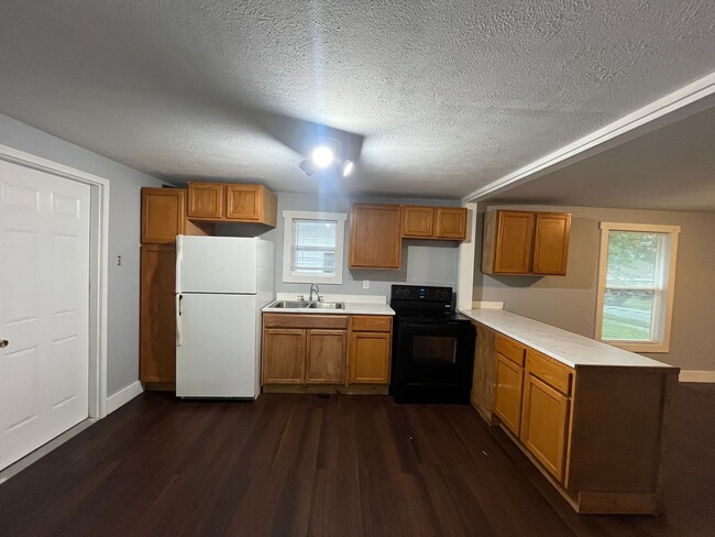 Foto del edificio - Enjoy the fall season in your new home .