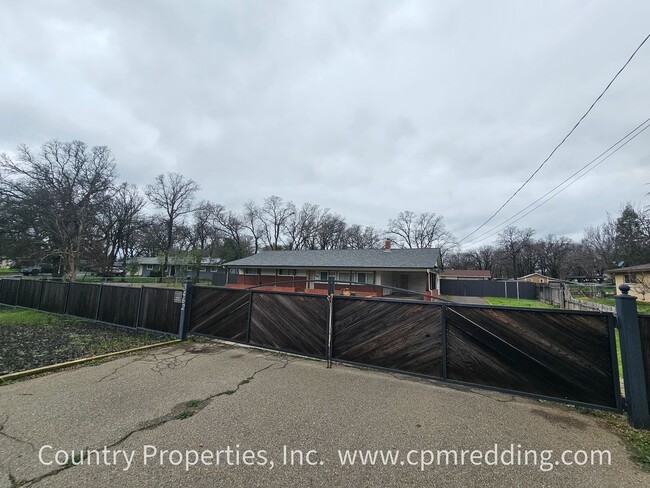 Building Photo - Renovated Gated House on an Acre with Detached Shop in Cottonwood!
