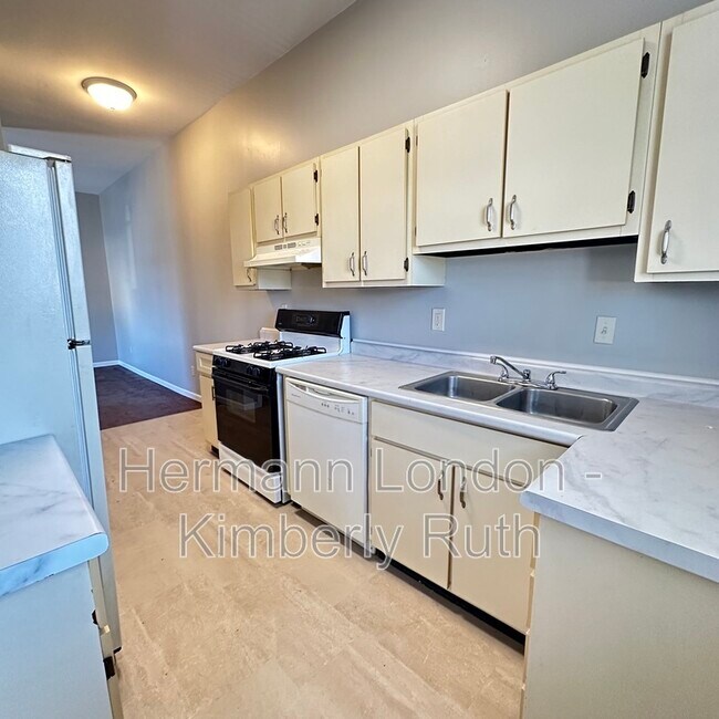 Building Photo - 2761 Gravois Ave