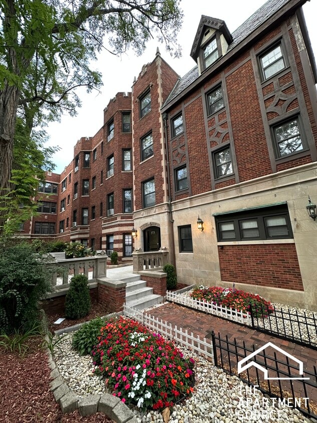 Foto del edificio - 373 Hazel Ave