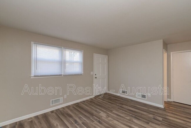 Building Photo - 1602 Johns Rd