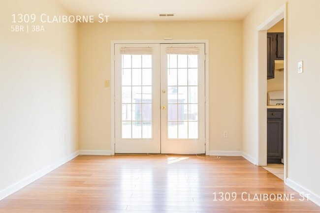 Building Photo - Beautiful, Spacious Updated 5BD Next to VCU!!
