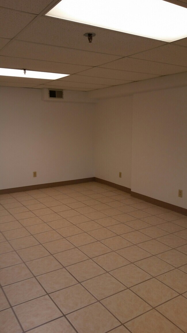 Foto del edificio - 112 E 5th St