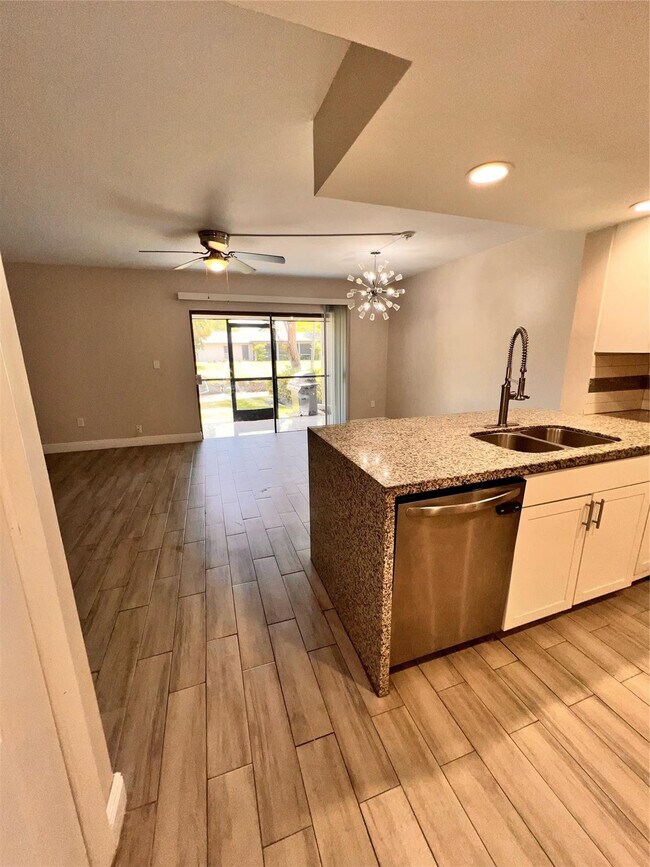 Foto del edificio - 9050 NW 28th St