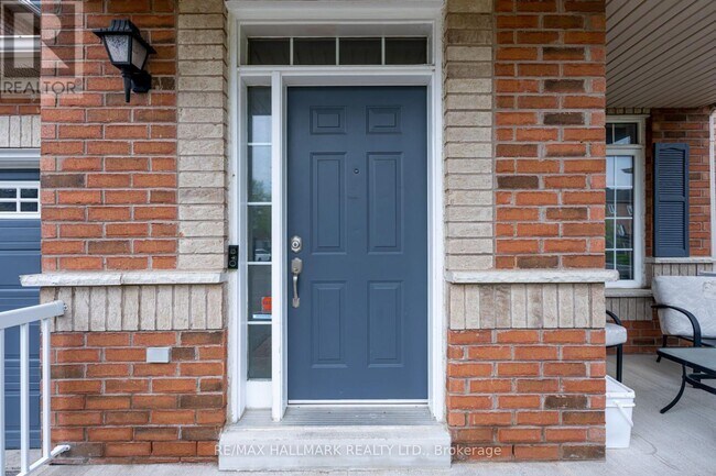 Building Photo - 97 Maple Ridge Crescent