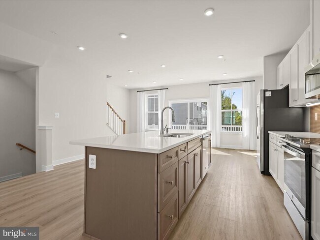 Foto del edificio - 7840 Blackbriar Wy