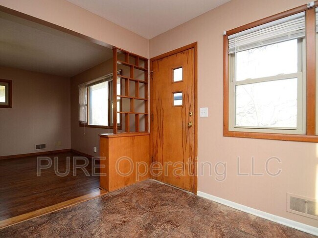 Building Photo - 7761 Highland St