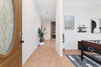 Building Photo - 36 N Rain Forest Ct