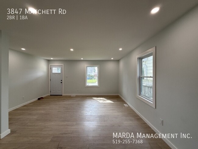 Building Photo - FULLY RENOVATED BUNGALOW 2 BED/1 BATH - WEST WINDSOR + UTILITIES
