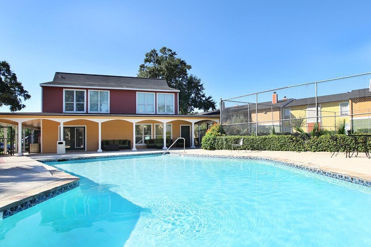 Highland Cross Apartments Houston, TX