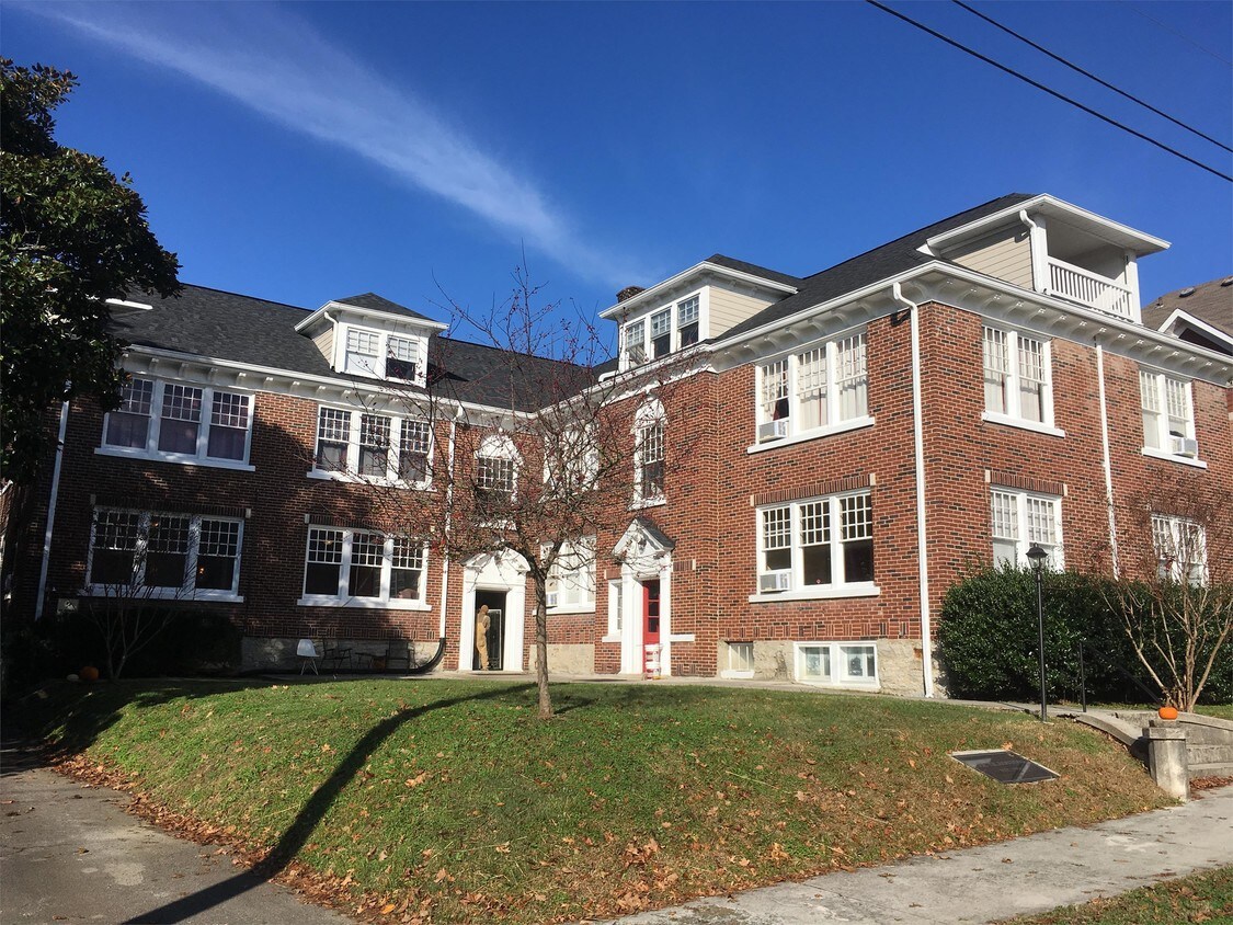 Primary Photo - 804 Walker St