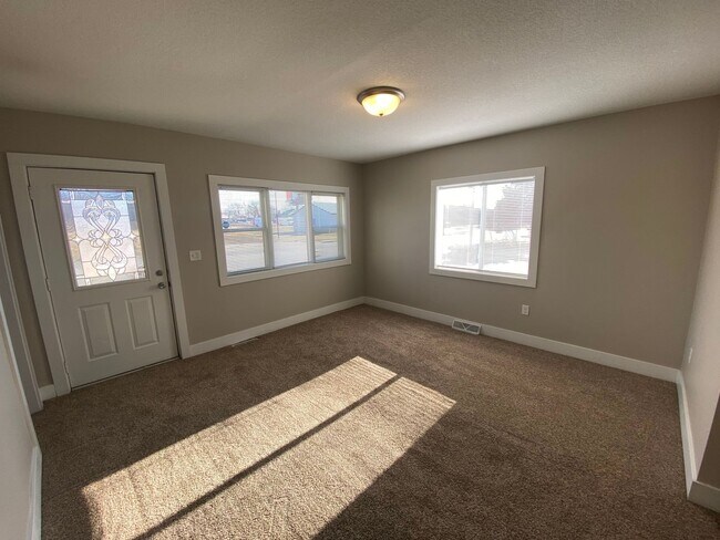 Foto del edificio - 4 Bedroom Home just 3 minutes from downtown!