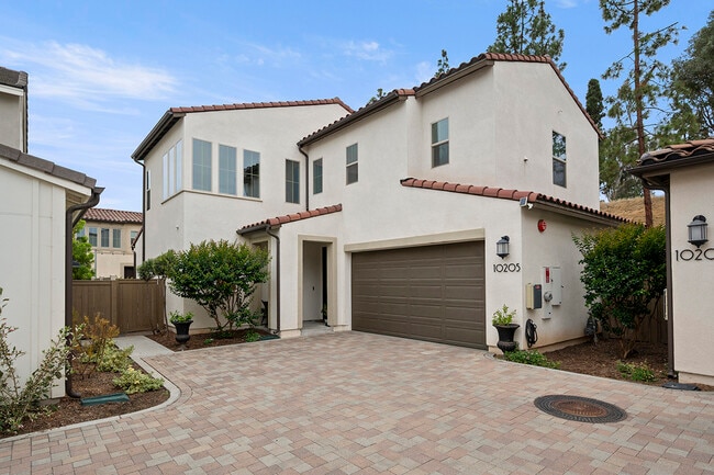Building Photo - 10205 Athena Ct