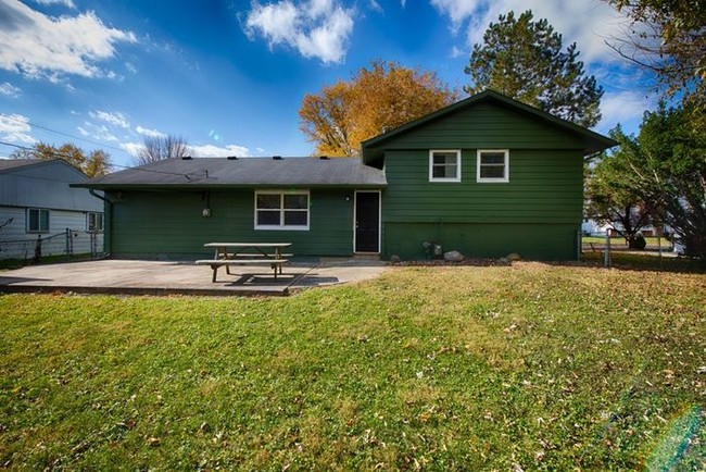 Building Photo - 4037 Whitaker Dr