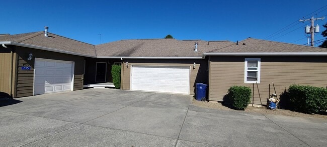 Building Photo - CM#2