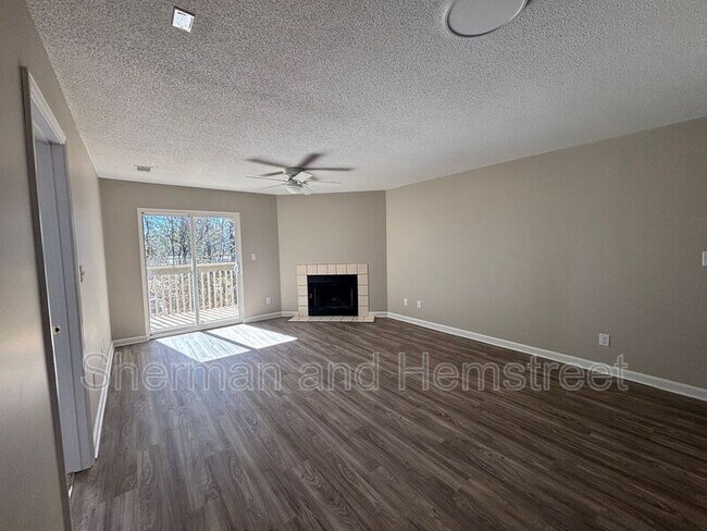 Foto del edificio - 312 Commons Dr