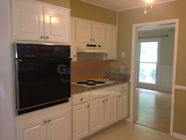 Building Photo - 105 Timberlane Trail