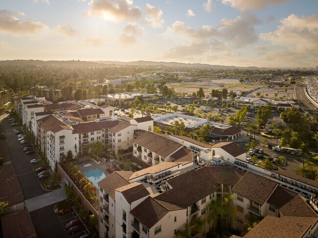 Foto del edificio - Reata Oakbrook Village