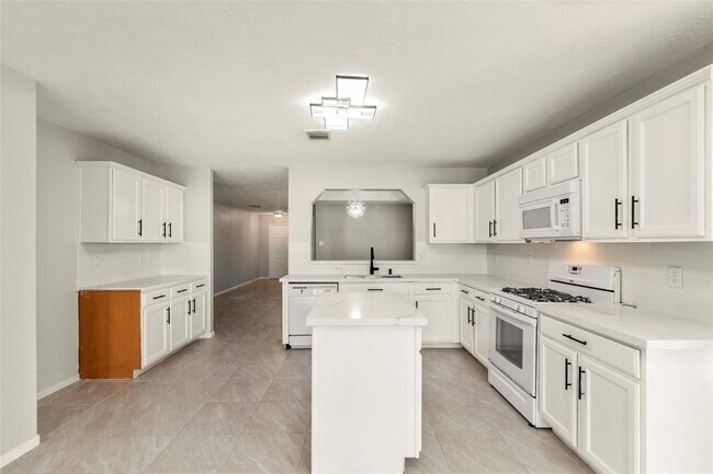 Building Photo - 24426 Cornell Park Ln